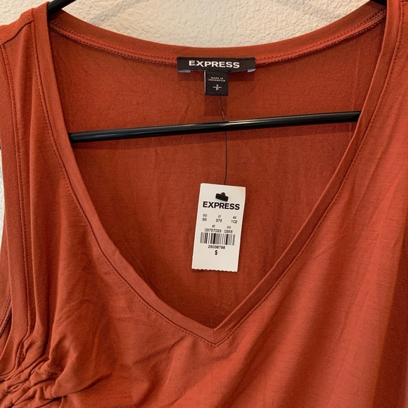 Express Ruched Tank - Picture 2 of 4